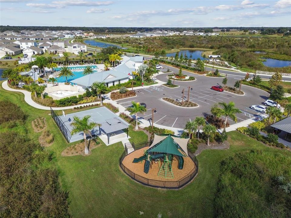 出租: $3,500 (4 贝兹, 3 浴室, 2756 平方英尺)