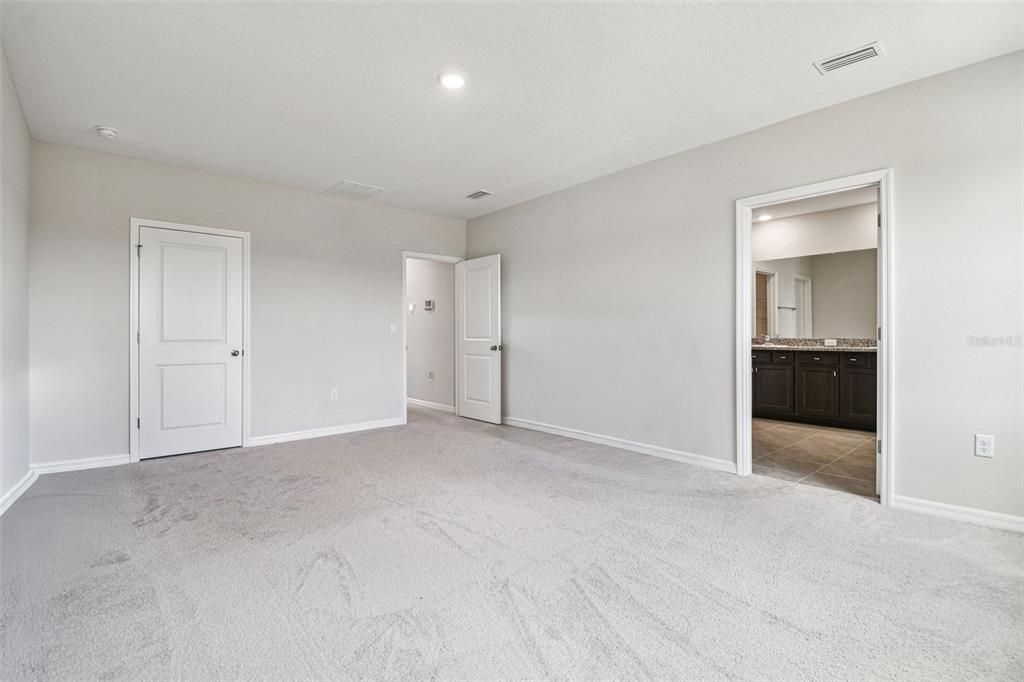 出租: $3,500 (4 贝兹, 3 浴室, 2756 平方英尺)