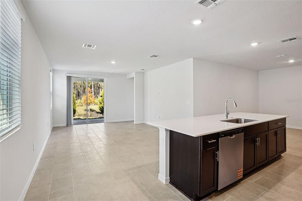 En Venta: $319,990 (3 camas, 2 baños, 1572 Pies cuadrados)