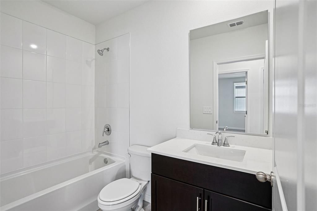 En Venta: $319,990 (3 camas, 2 baños, 1572 Pies cuadrados)