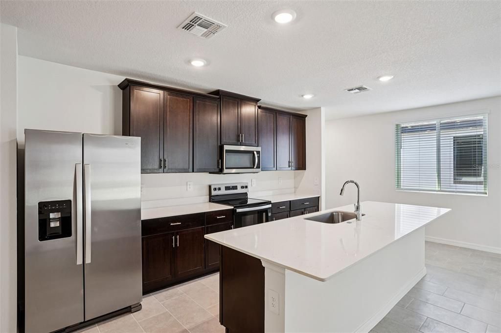 En Venta: $319,990 (3 camas, 2 baños, 1572 Pies cuadrados)