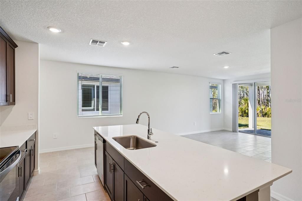 En Venta: $319,990 (3 camas, 2 baños, 1572 Pies cuadrados)