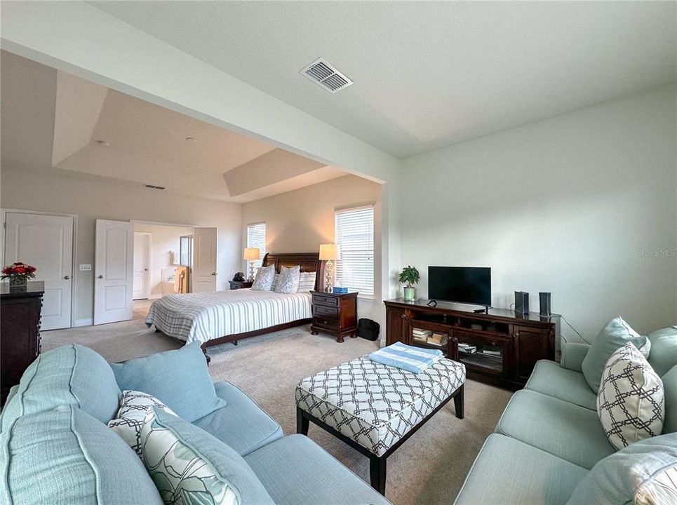 For Rent: $3,000 (3 beds, 2 baths, 2210 Square Feet)