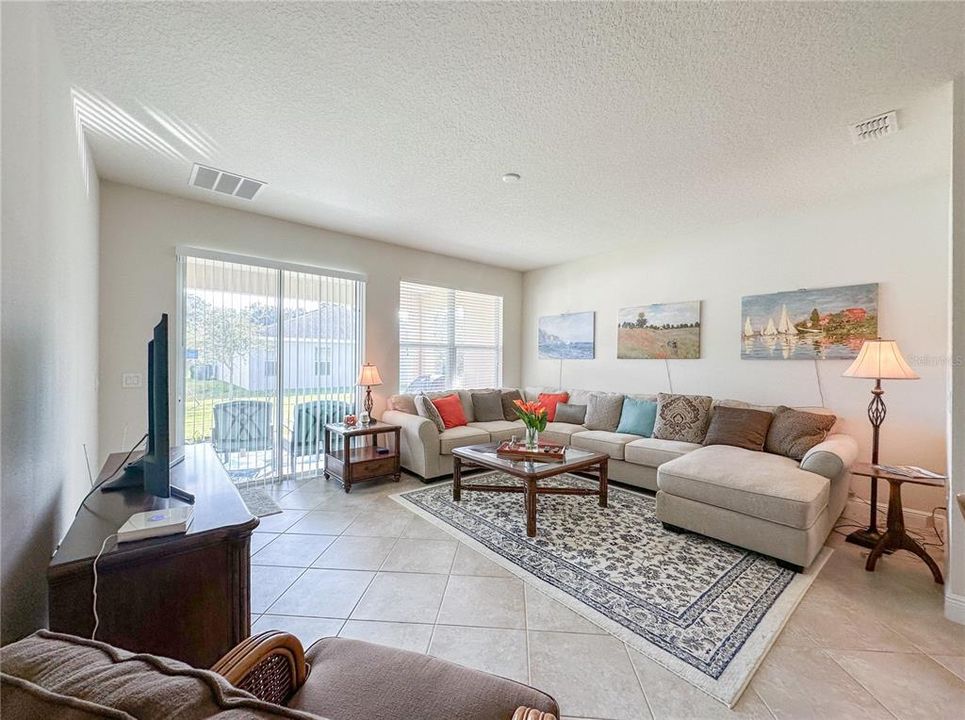 For Rent: $3,000 (3 beds, 2 baths, 2210 Square Feet)