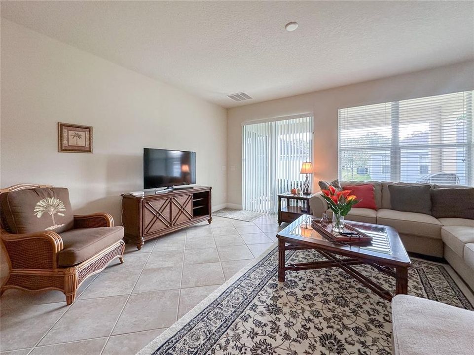 For Rent: $3,000 (3 beds, 2 baths, 2210 Square Feet)