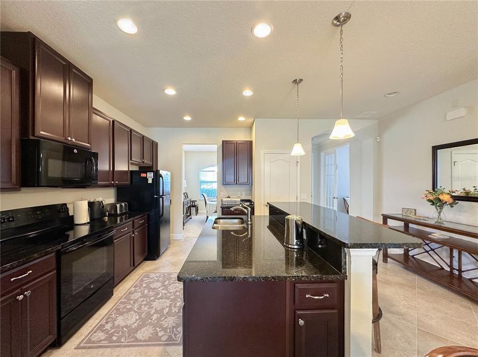 For Rent: $3,000 (3 beds, 2 baths, 2210 Square Feet)