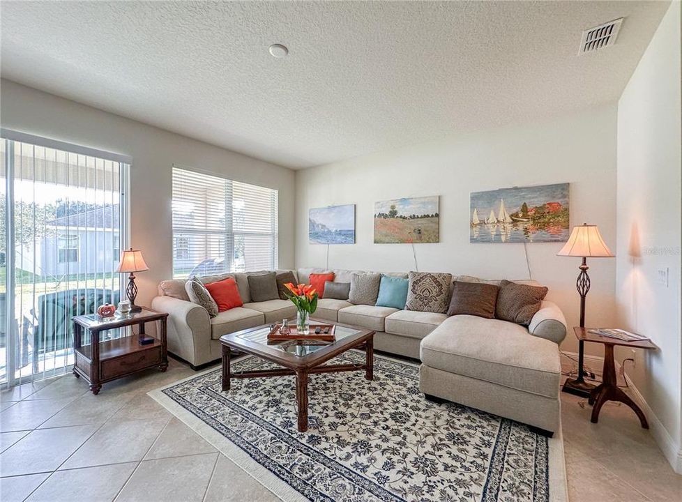 For Rent: $3,000 (3 beds, 2 baths, 2210 Square Feet)