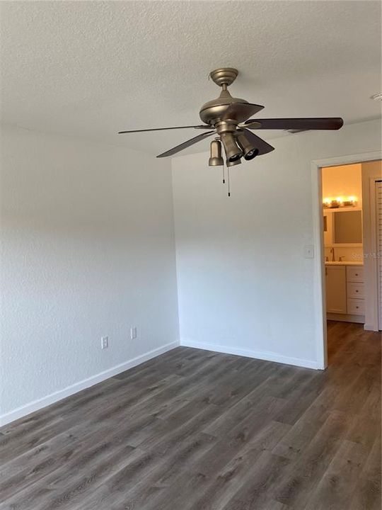 待售: $299,000 (2 贝兹, 2 浴室, 1320 平方英尺)