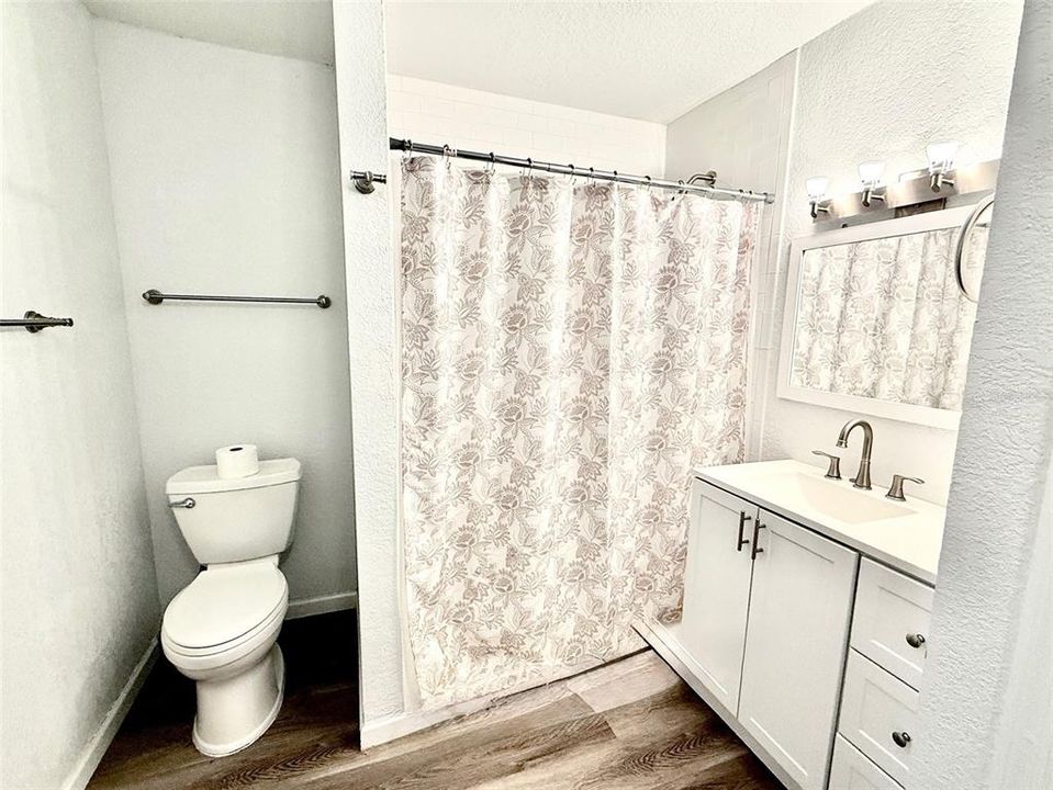 待售: $299,000 (2 贝兹, 2 浴室, 1320 平方英尺)