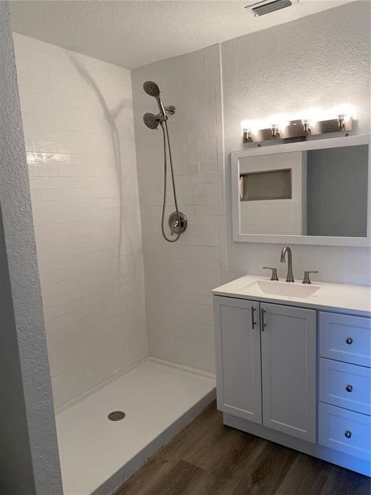 待售: $299,000 (2 贝兹, 2 浴室, 1320 平方英尺)