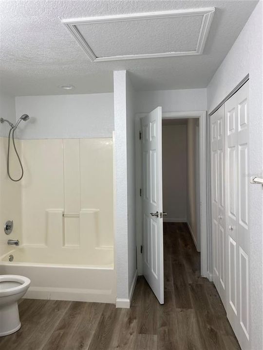 待售: $299,000 (2 贝兹, 2 浴室, 1320 平方英尺)