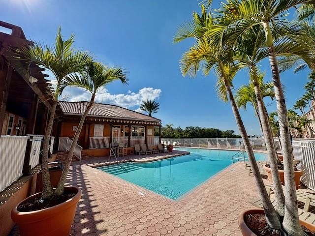 For Rent: $2,095 (1 beds, 1 baths, 654 Square Feet)