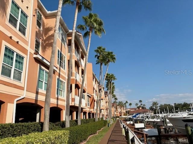 For Rent: $2,095 (1 beds, 1 baths, 654 Square Feet)