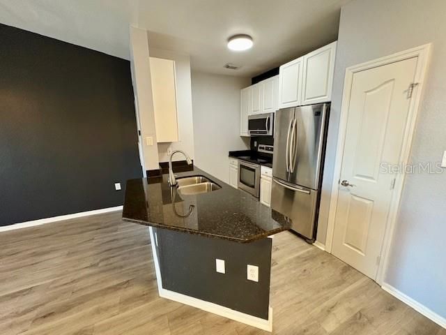 For Rent: $2,095 (1 beds, 1 baths, 654 Square Feet)