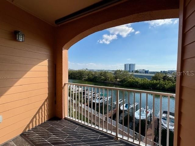 For Rent: $2,095 (1 beds, 1 baths, 654 Square Feet)