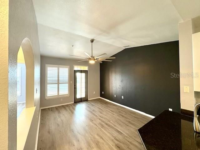 For Rent: $2,095 (1 beds, 1 baths, 654 Square Feet)