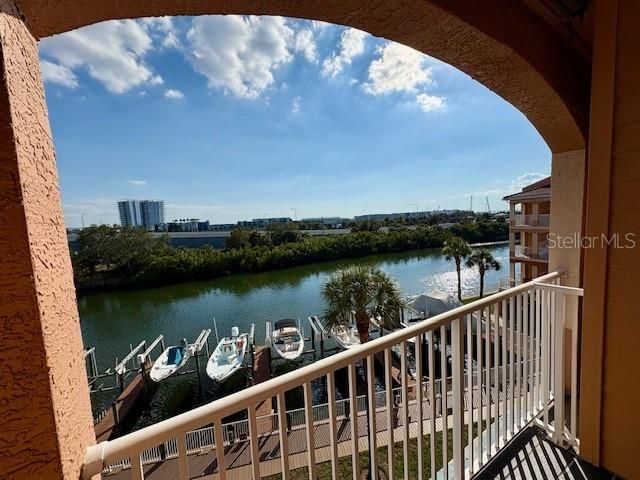 For Rent: $2,095 (1 beds, 1 baths, 654 Square Feet)