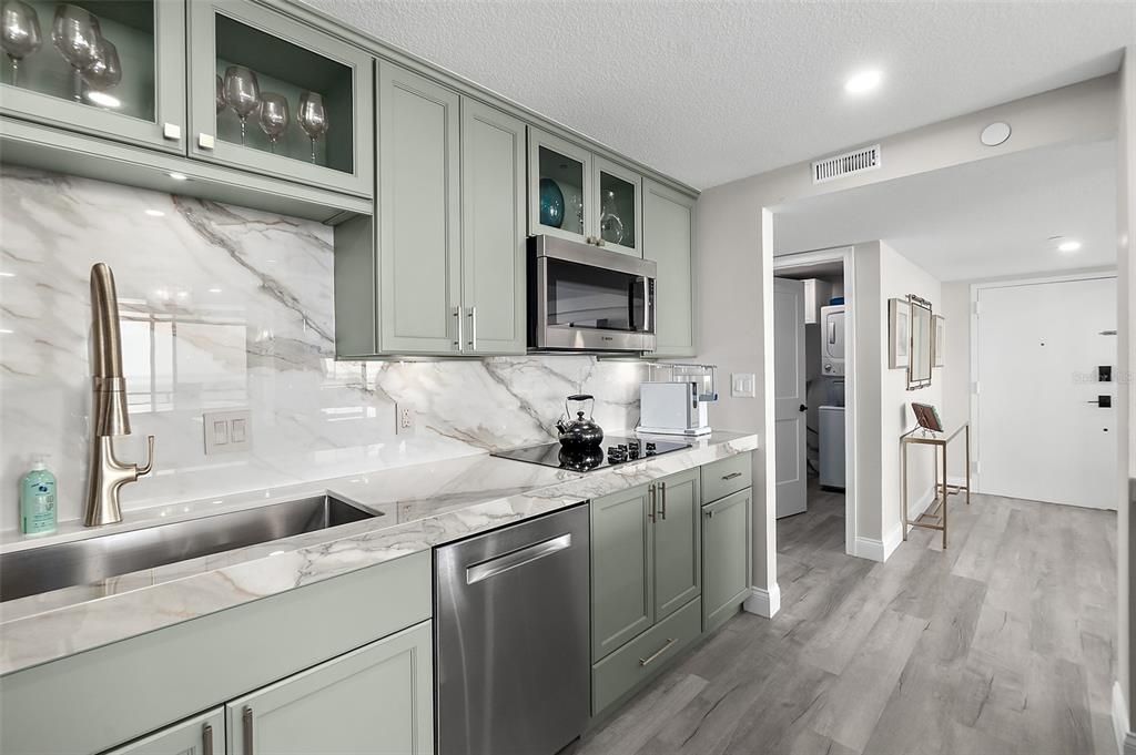 В аренду: $3,750 (2 спален, 2 ванн, 1215 Квадратных фут)