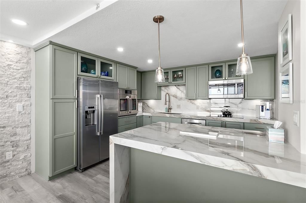 В аренду: $3,750 (2 спален, 2 ванн, 1215 Квадратных фут)