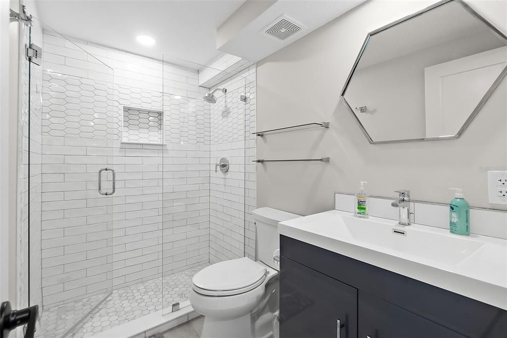 В аренду: $3,750 (2 спален, 2 ванн, 1215 Квадратных фут)