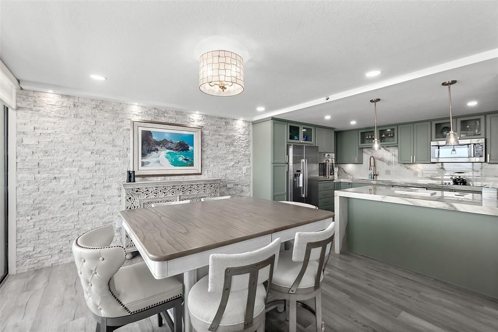 В аренду: $3,750 (2 спален, 2 ванн, 1215 Квадратных фут)