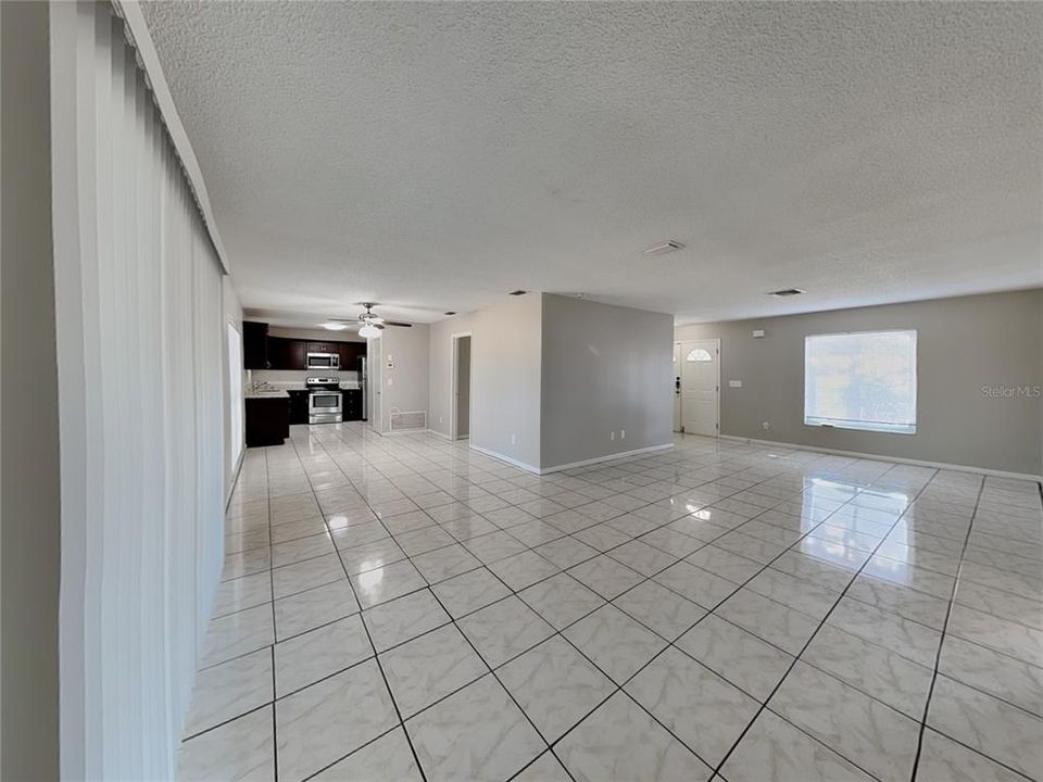 For Rent: $1,599 (3 beds, 2 baths, 1416 Square Feet)