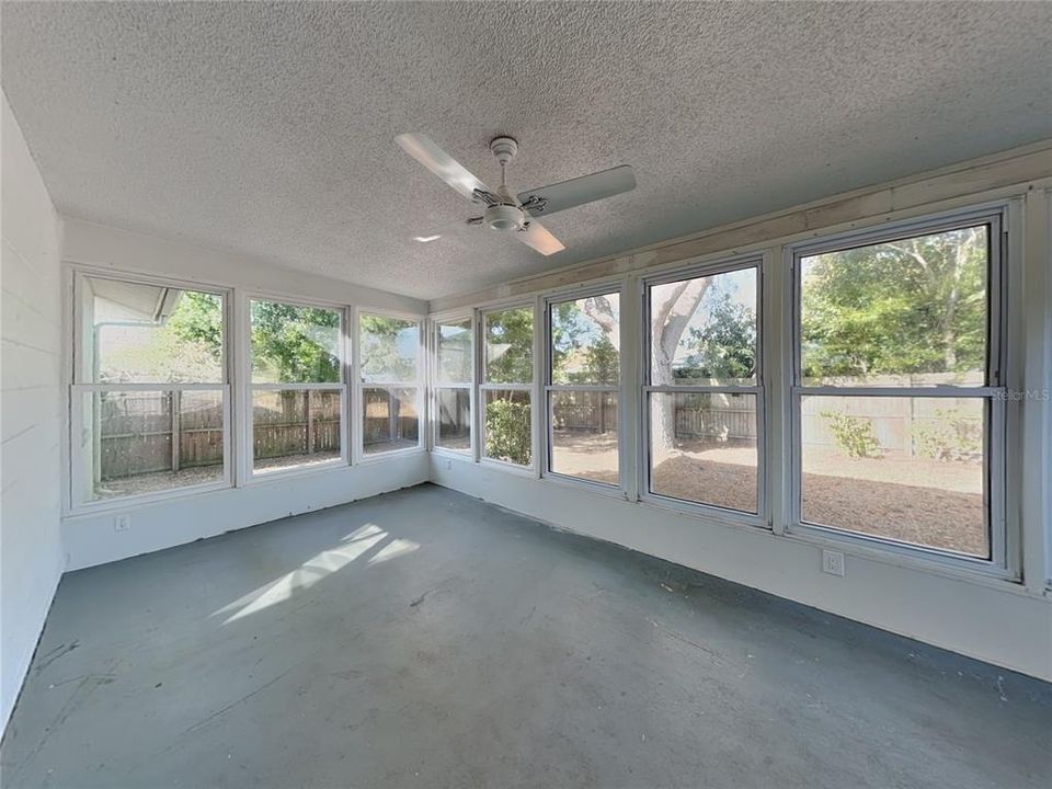 For Rent: $1,599 (3 beds, 2 baths, 1416 Square Feet)