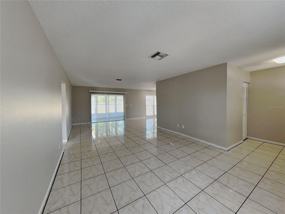 For Rent: $1,599 (3 beds, 2 baths, 1416 Square Feet)