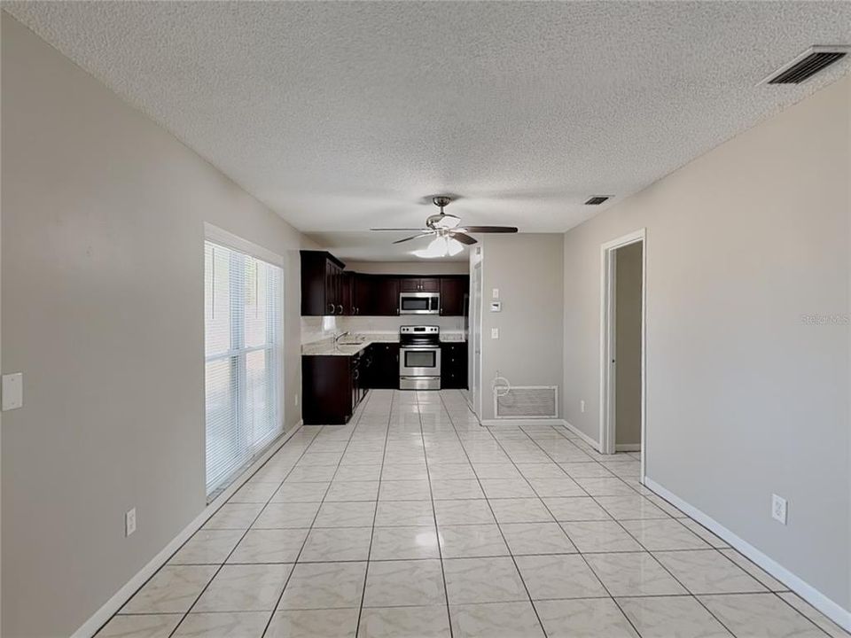 For Rent: $1,599 (3 beds, 2 baths, 1416 Square Feet)