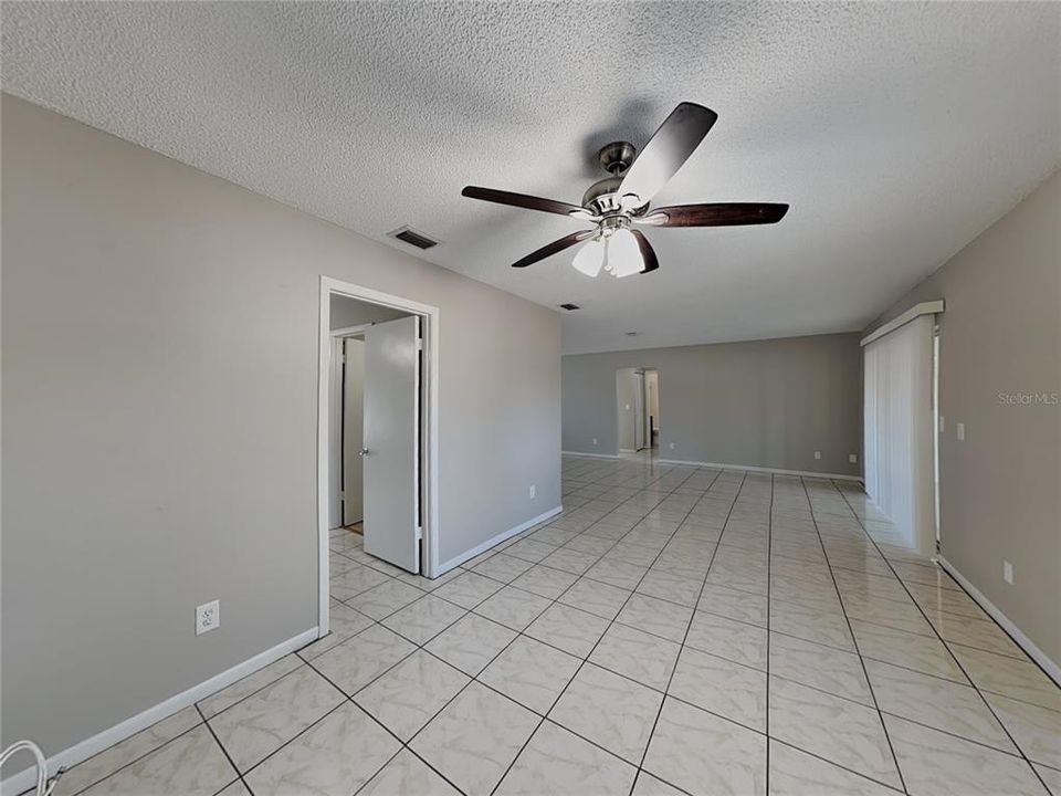 For Rent: $1,599 (3 beds, 2 baths, 1416 Square Feet)