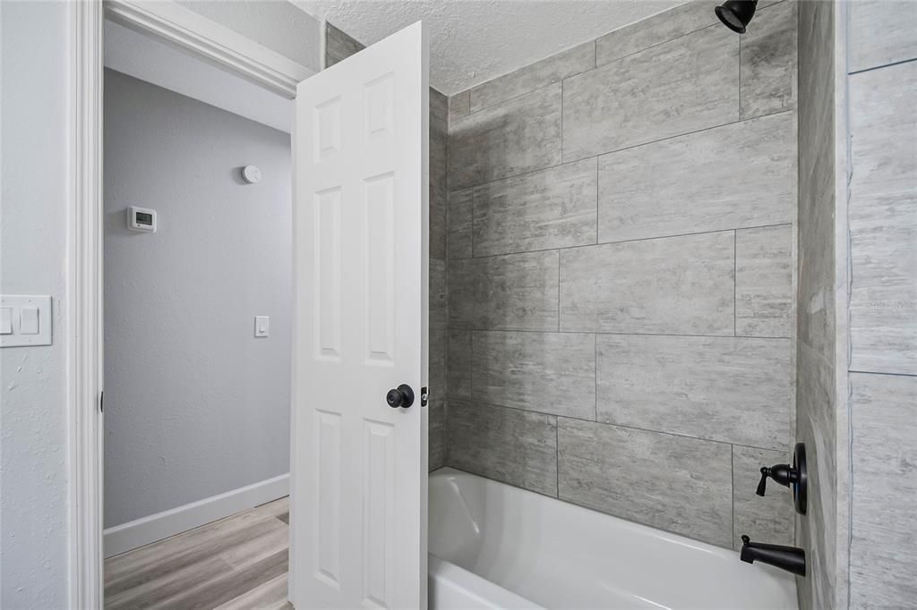 For Sale: $325,000 (4 beds, 2 baths, 1250 Square Feet)