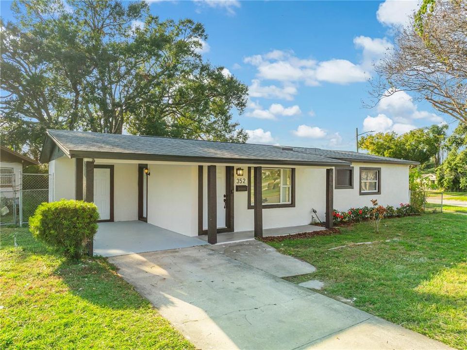 For Sale: $325,000 (4 beds, 2 baths, 1250 Square Feet)