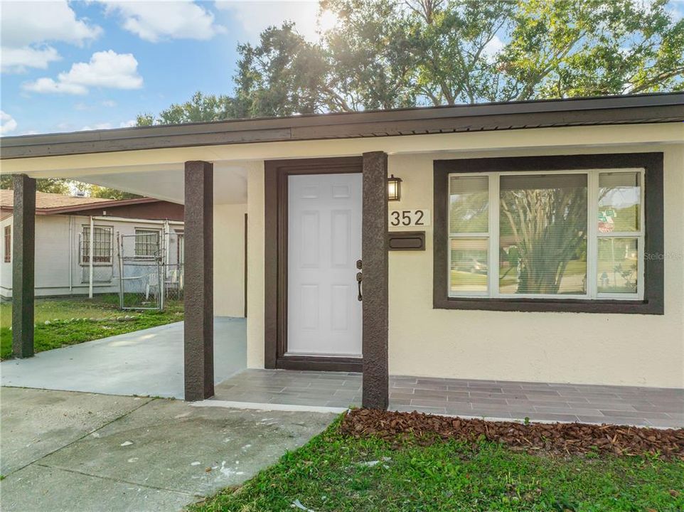 For Sale: $325,000 (4 beds, 2 baths, 1250 Square Feet)