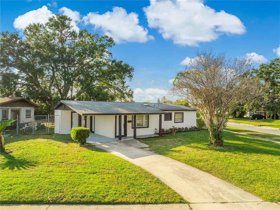 For Sale: $325,000 (4 beds, 2 baths, 1250 Square Feet)