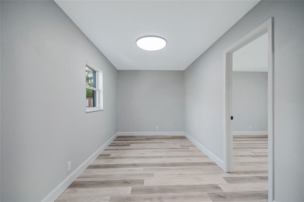 For Sale: $325,000 (4 beds, 2 baths, 1250 Square Feet)