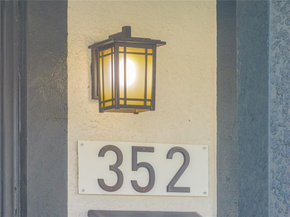 For Sale: $325,000 (4 beds, 2 baths, 1250 Square Feet)