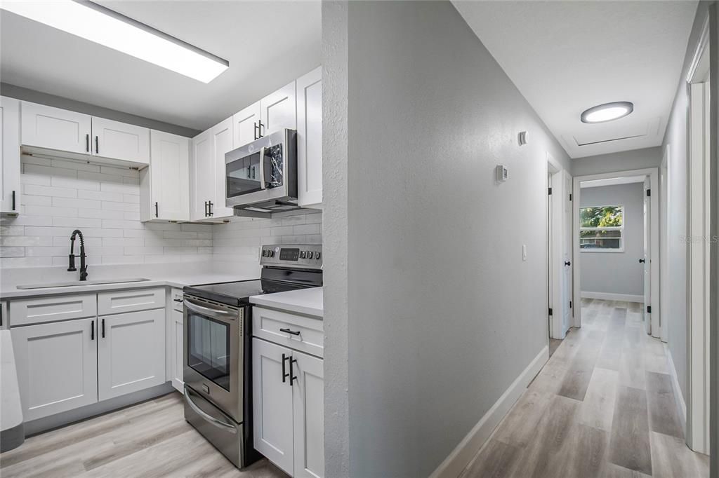 For Sale: $325,000 (4 beds, 2 baths, 1250 Square Feet)