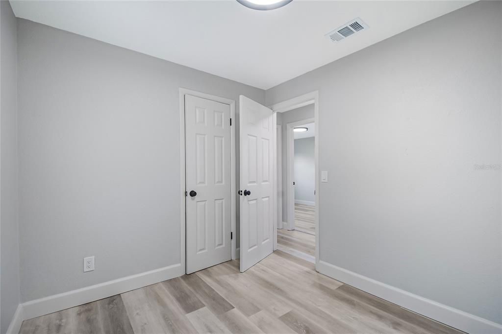 For Sale: $325,000 (4 beds, 2 baths, 1250 Square Feet)