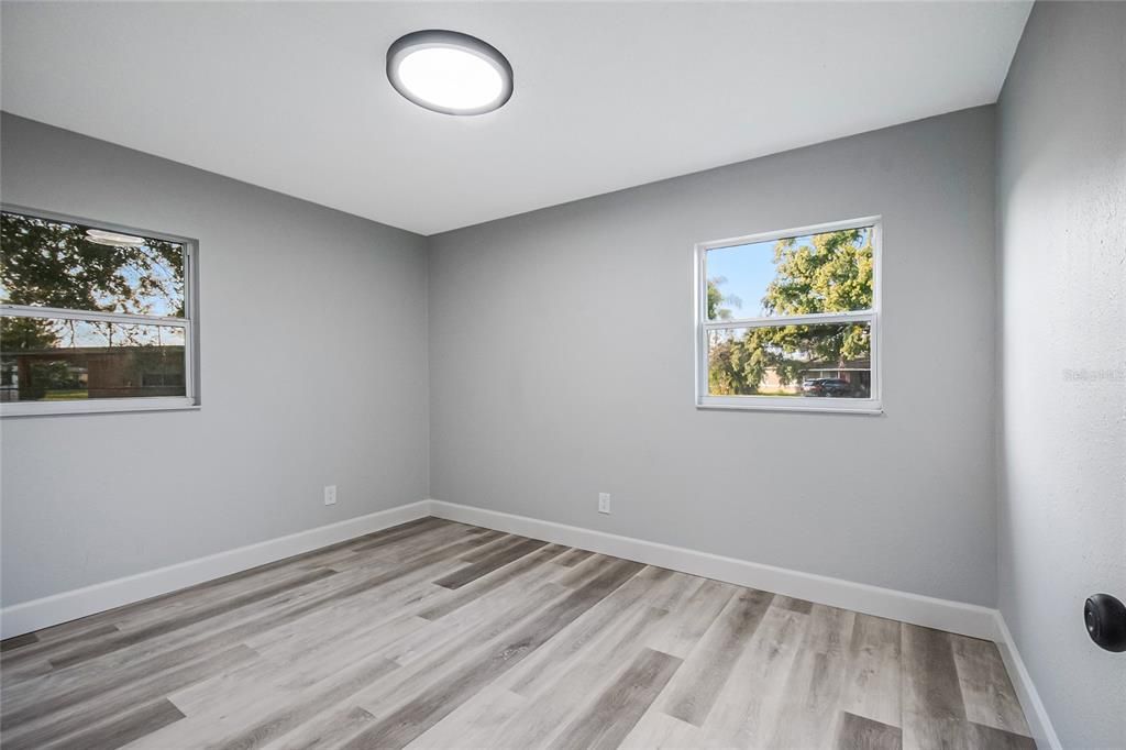 For Sale: $325,000 (4 beds, 2 baths, 1250 Square Feet)