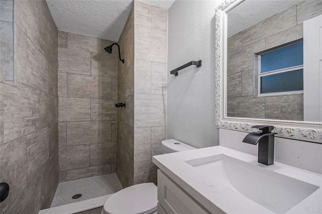 For Sale: $325,000 (4 beds, 2 baths, 1250 Square Feet)