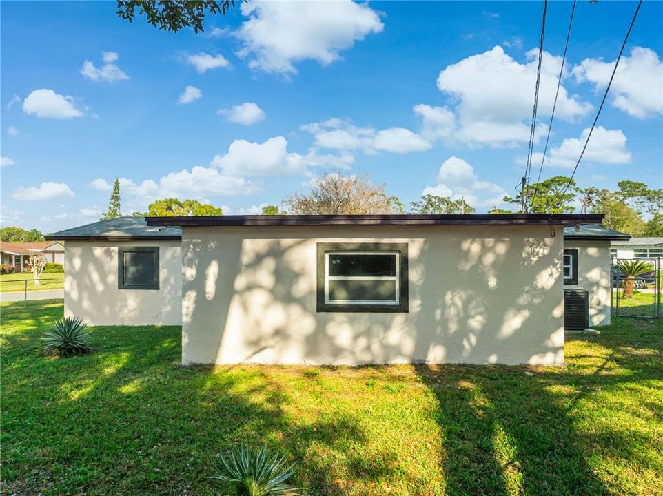 For Sale: $325,000 (4 beds, 2 baths, 1250 Square Feet)