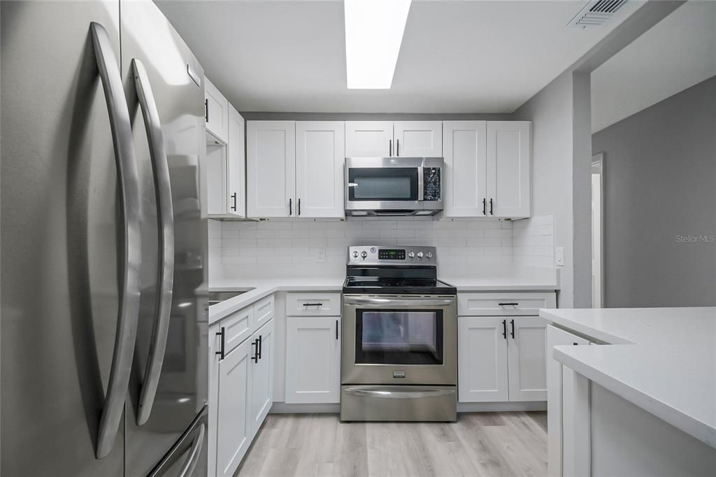 For Sale: $325,000 (4 beds, 2 baths, 1250 Square Feet)