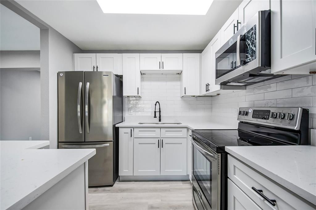 For Sale: $325,000 (4 beds, 2 baths, 1250 Square Feet)