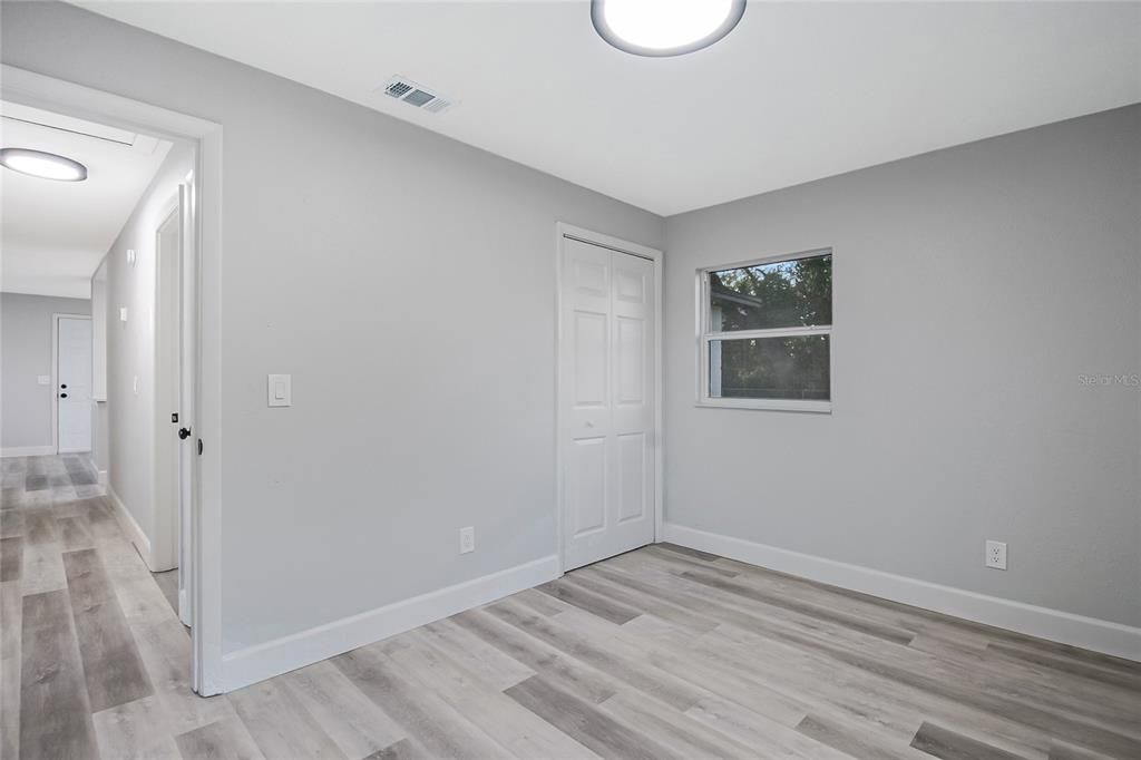 For Sale: $325,000 (4 beds, 2 baths, 1250 Square Feet)