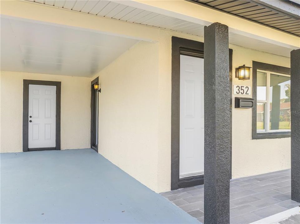 For Sale: $325,000 (4 beds, 2 baths, 1250 Square Feet)