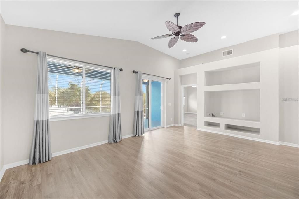 For Rent: $2,500 (3 beds, 2 baths, 2062 Square Feet)