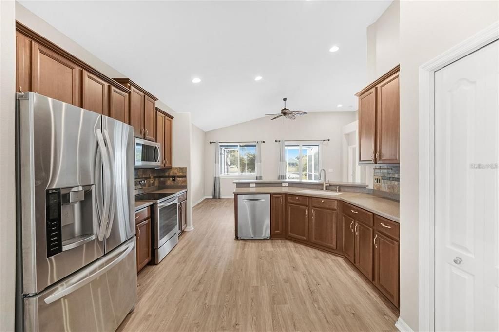 For Rent: $2,500 (3 beds, 2 baths, 2062 Square Feet)