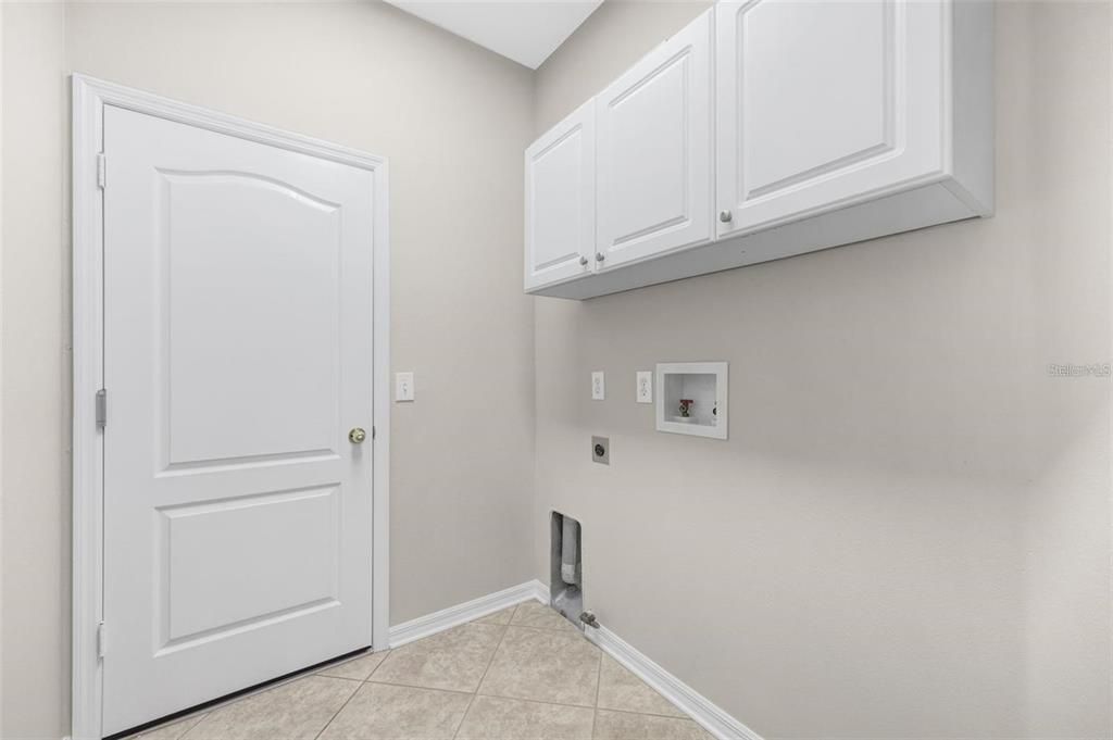 For Rent: $2,500 (3 beds, 2 baths, 2062 Square Feet)