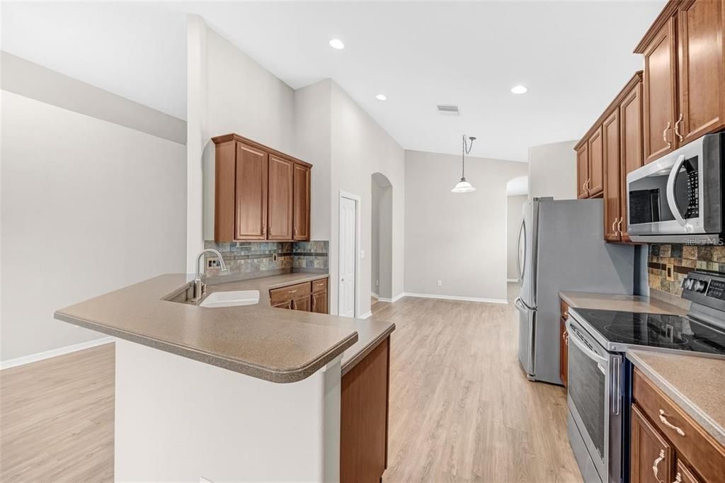 For Rent: $2,500 (3 beds, 2 baths, 2062 Square Feet)