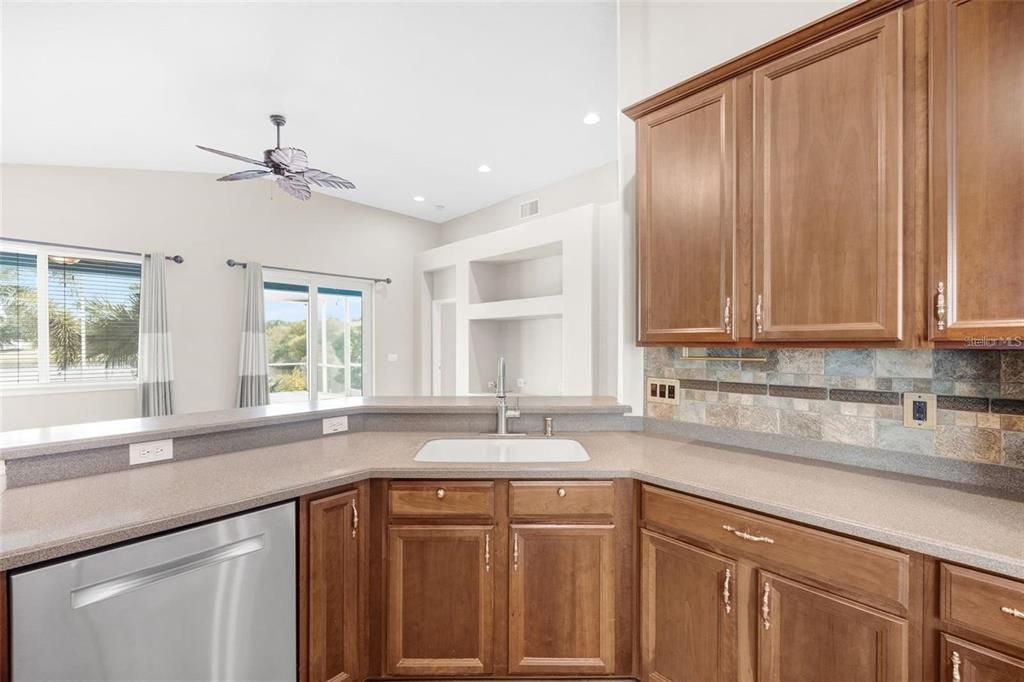 For Rent: $2,500 (3 beds, 2 baths, 2062 Square Feet)